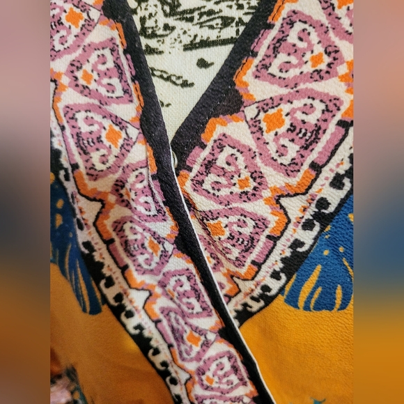 Free Flying Tomato Yellow Floral Faux Wrap Kimono Sleeve Cropped Top, Boho EUC S - Picture 6 of 11